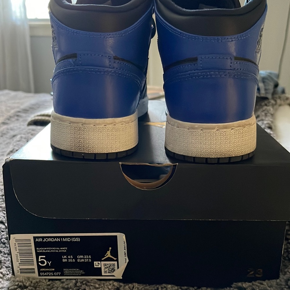 Jordan 1 Mid Hyper Royal